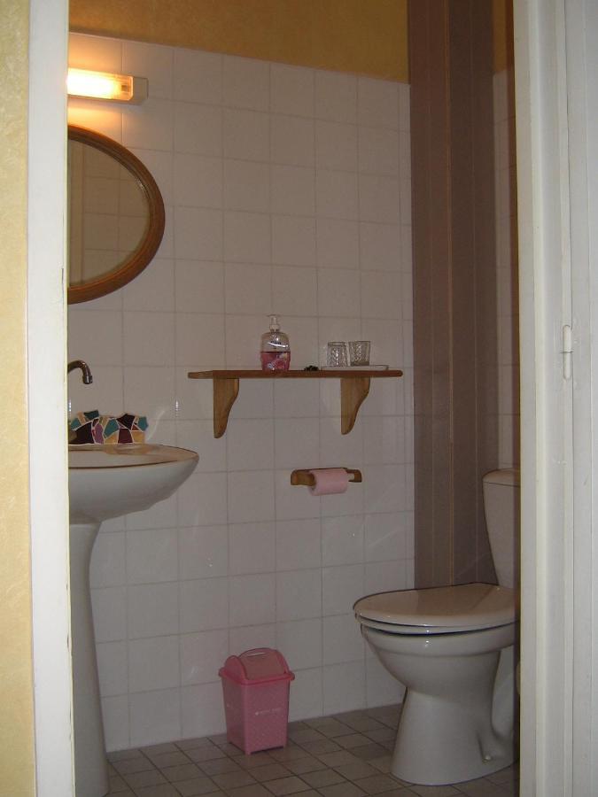 בזאס Chambres & Studios Chateau Saint Vincent חדר תמונה